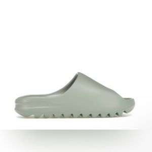 Yeezy Slide women’s 7 men’s 6 Salt